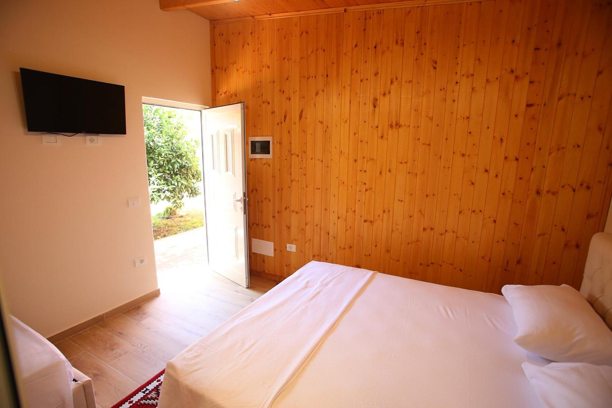 Vila Hyseni Durrës Habitación foto