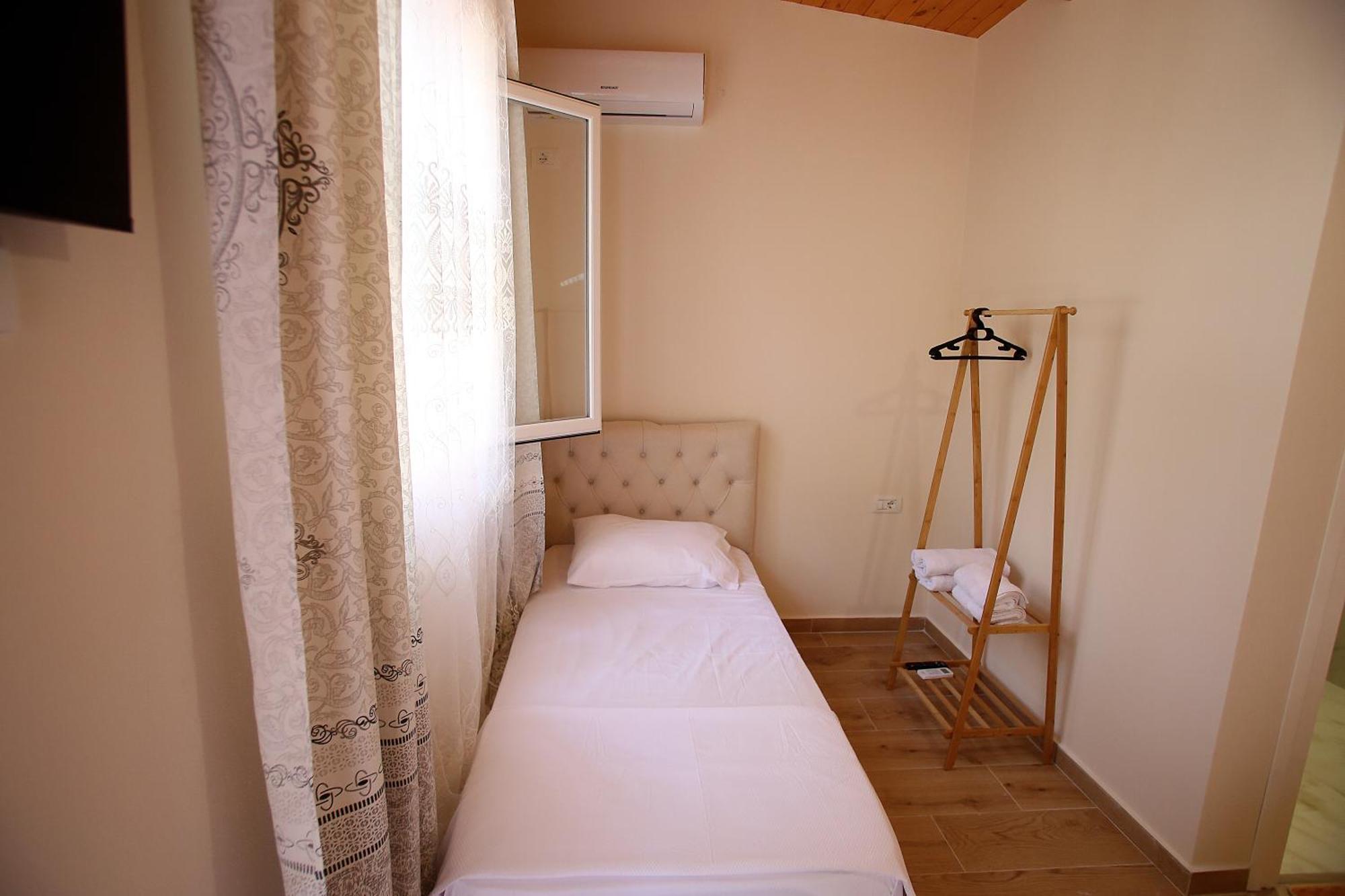 Vila Hyseni Durrës Habitación foto