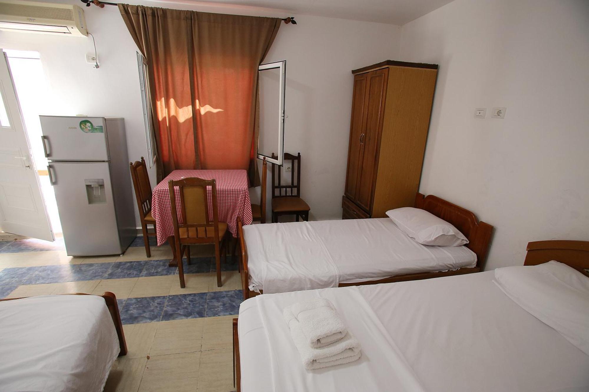 Vila Hyseni Durrës Habitación foto