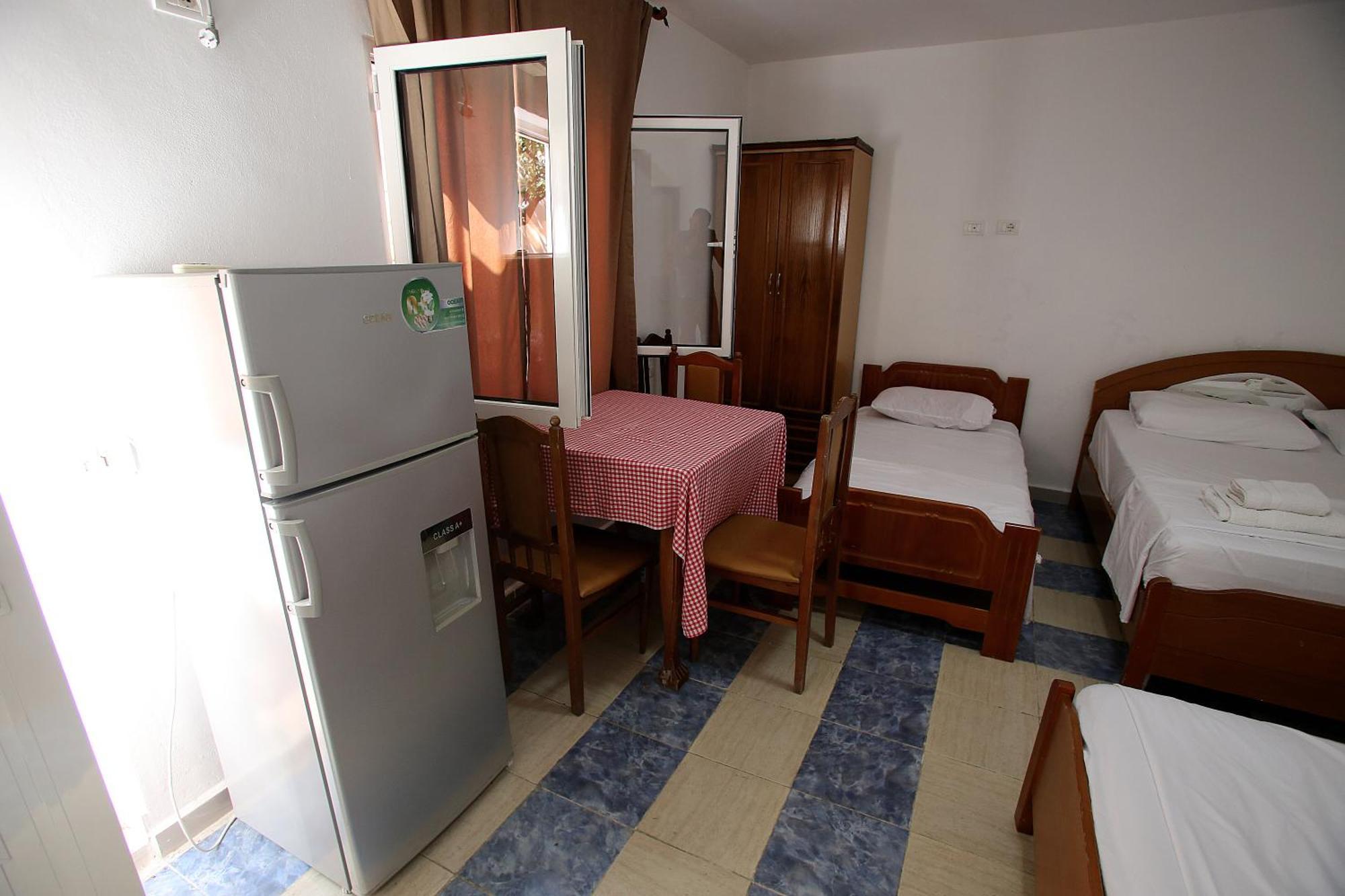 Vila Hyseni Durrës Habitación foto