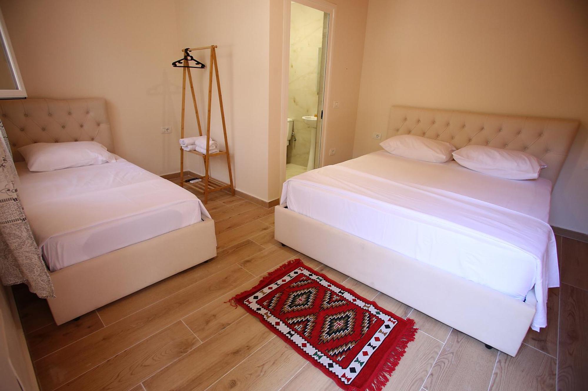 Vila Hyseni Durrës Habitación foto