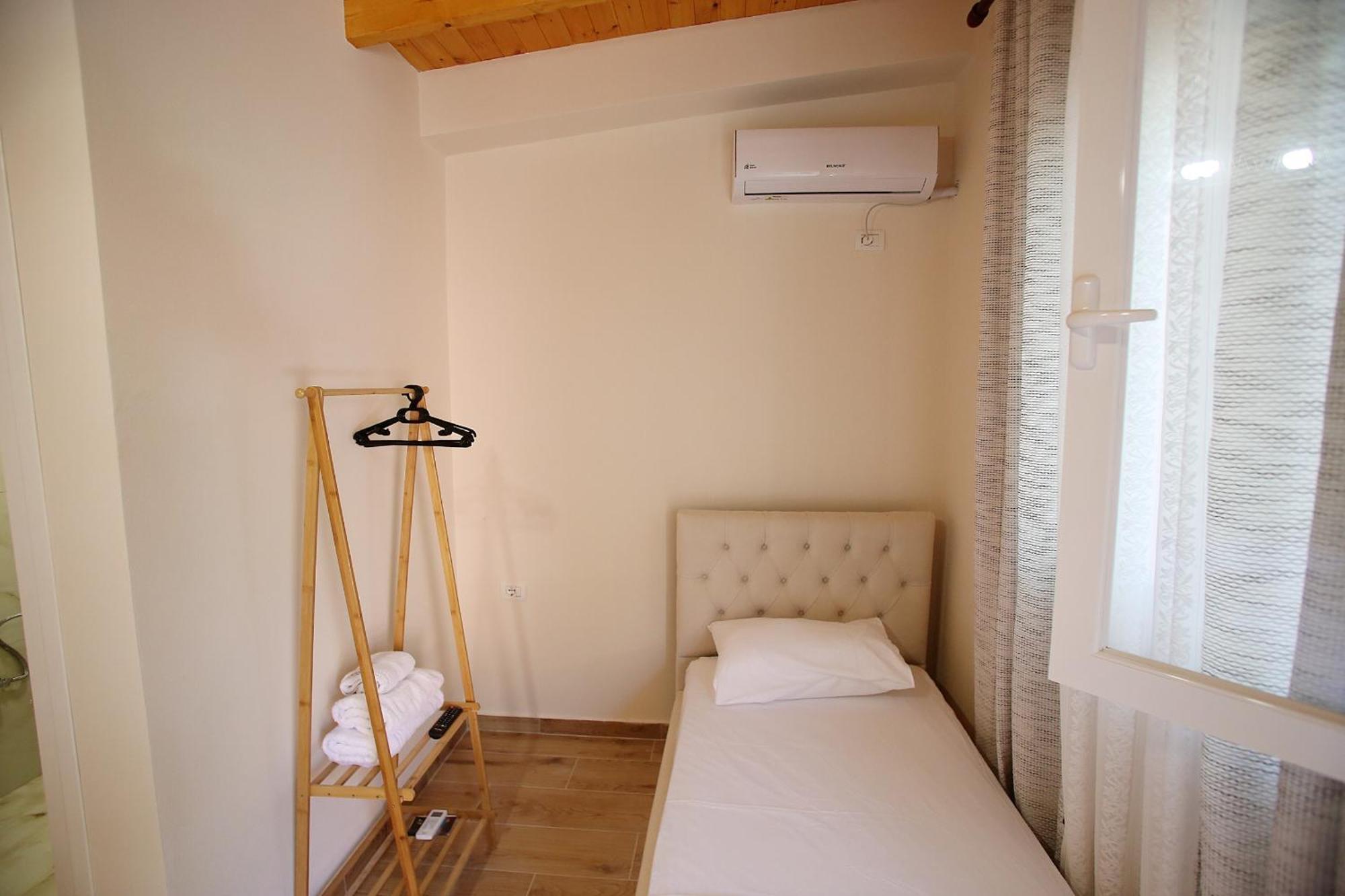 Vila Hyseni Durrës Habitación foto