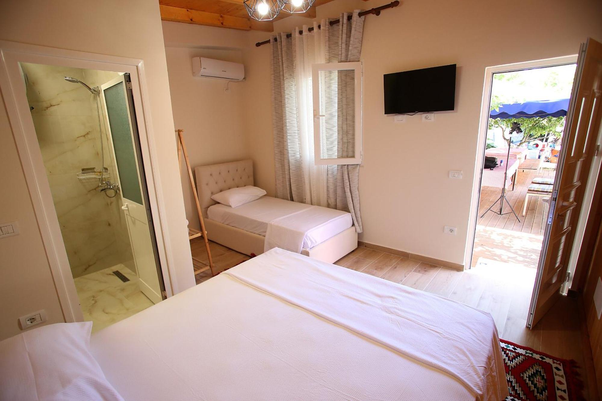 Vila Hyseni Durrës Habitación foto